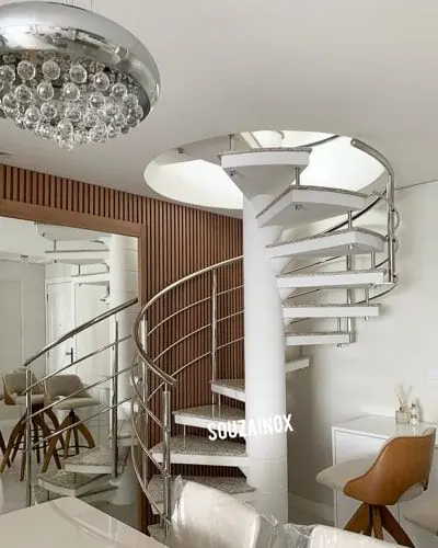 Corrimão de escada inox instalado em residência